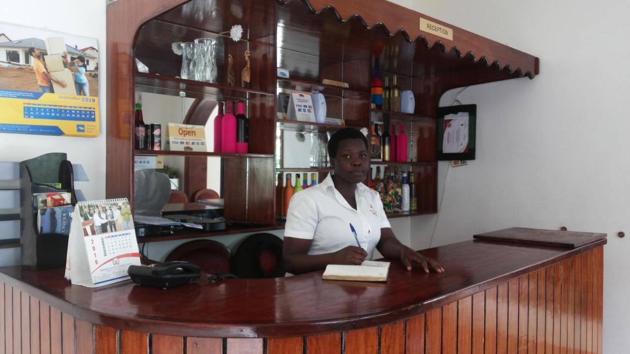 Rosevilla Hotel Arua Exterior photo